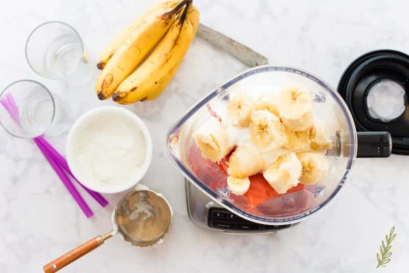 Bananas and Skyr are added to the blender with the Guava